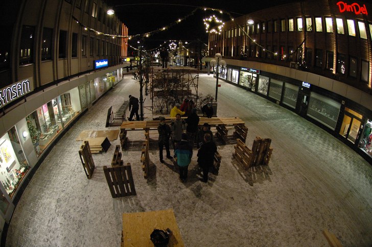 Växjö Fight Session, börjar bygga på torsdagen. Foto: Axel Åkerlund. Åkare: Frans Nilsson.