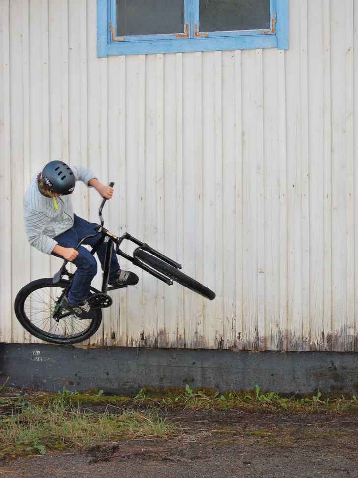Wallride... Foto: Markus Larsson. Åkare: Simon Persson (jag).