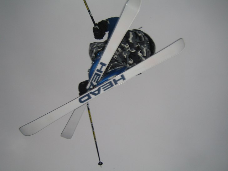 Foto: Viktor Frisk. Åkare: Mathias Eriksson.