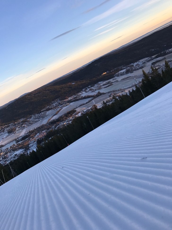 Toppstua er åpen!
I helgen har vi åpent på Topp.