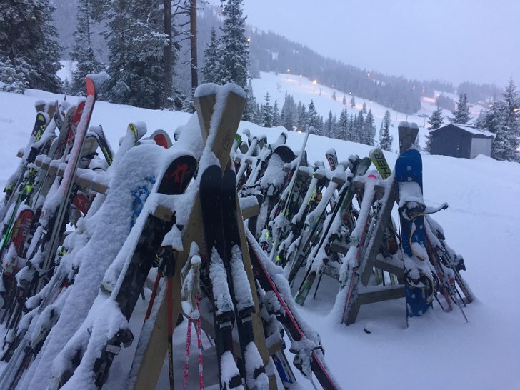 Nysnø og strømstans.
Den gode nyheten er at det .