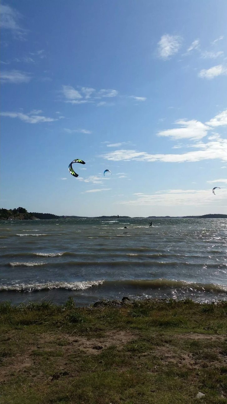 Åker en bit på kite drake 13.5. Åkare: mercan.