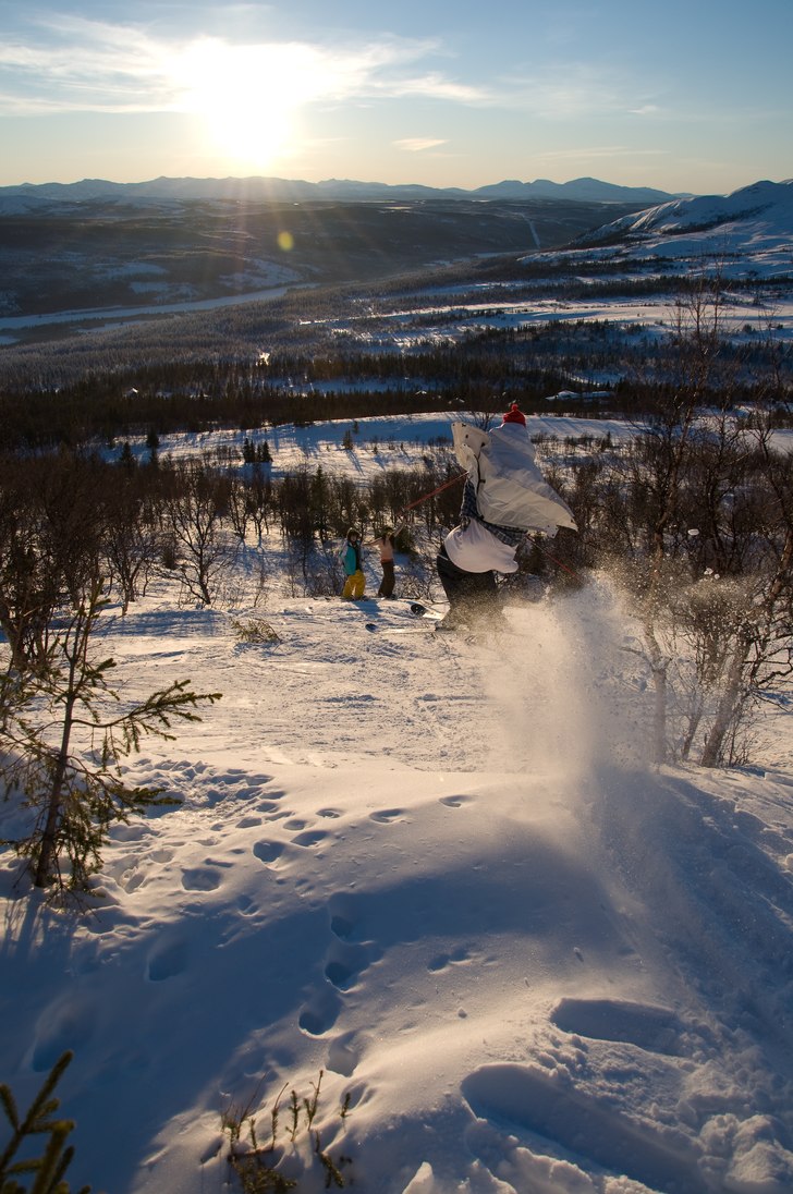Stekig dag på skutan, Matte boostar ut för en li. Foto: Robbin Gälliner. Åkare: Mattias Häggkvist.