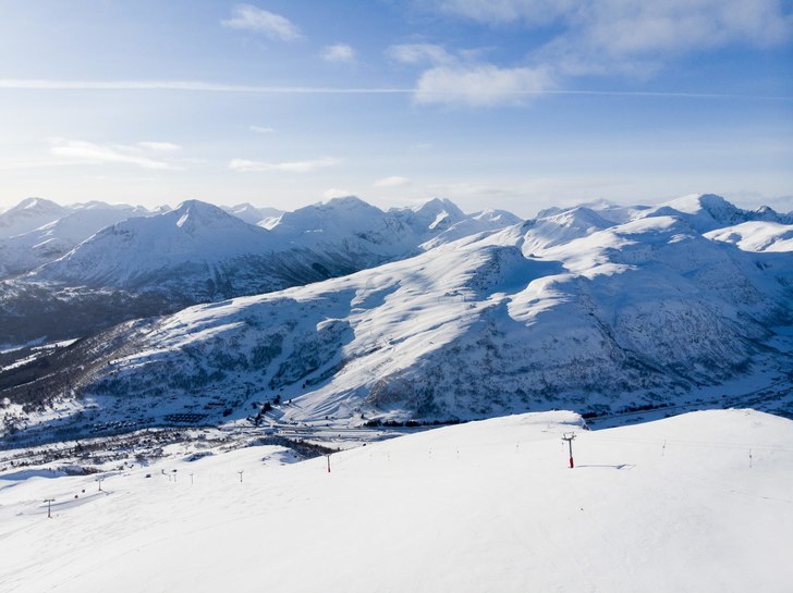 Furusetliftområdet med Egga fjelltrekk längst up. Foto: Fredrik Schenholm.