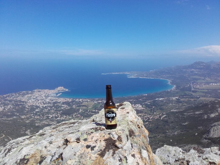 Tog med en öl som matsäck....