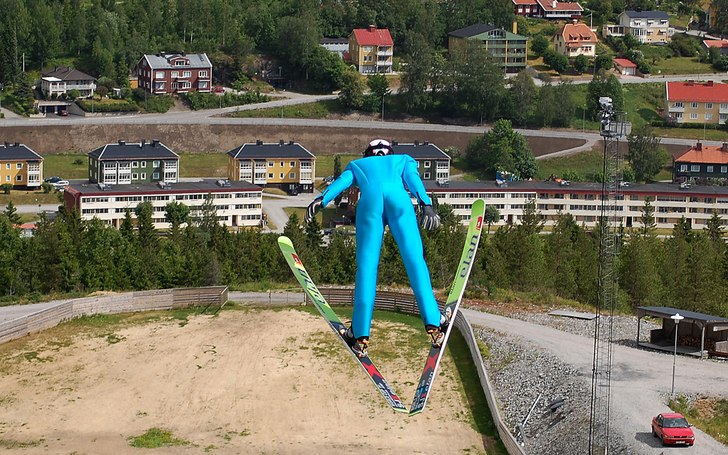 Sommarhoppning i K55 backen.. Foto: Rickard eghammar. Åkare: Erik Eghammar.