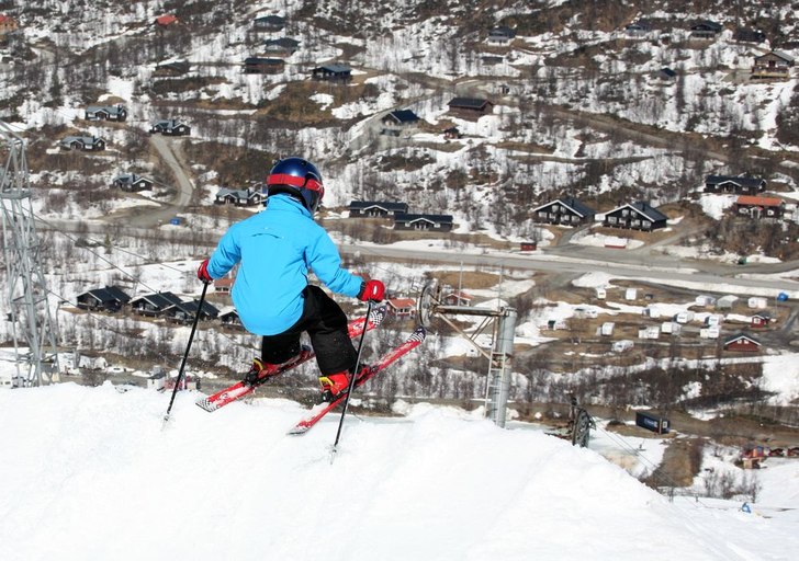 Sara har fått smak på att hoppa och gör sina f�. Foto: Keith Rönnberg. Åkare: Sara Rönnberg.