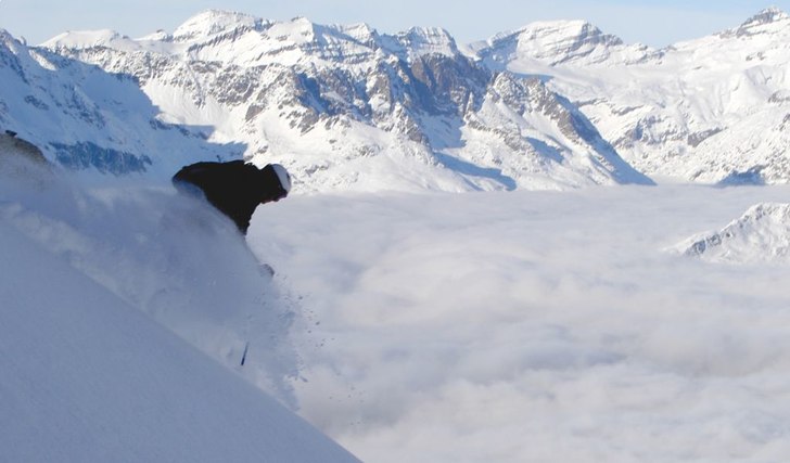 Fina svängar i grand montes. Foto: Johan Husgren. Åkare: Reine Barkered.