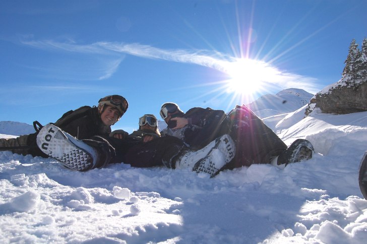 Efter en dag i Zürs.. Foto: Auto. Åkare: Pehr, Alex, Jonas.