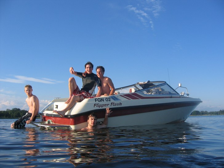 En riktigt skön dag med 22 grader i vattnet och s. Foto: Christoffer Schack. Åkare: Jag & gänget.