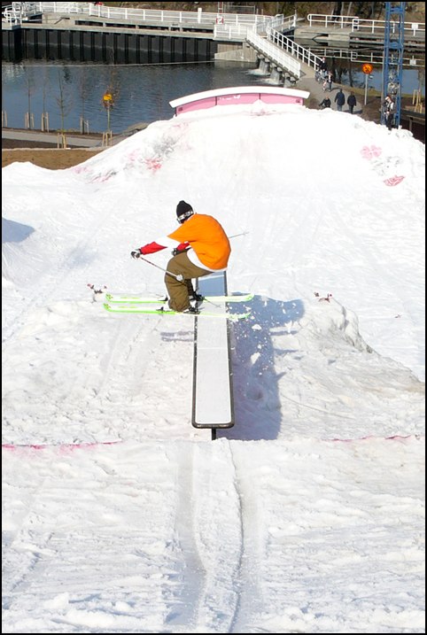 En svanstryckning på flatboxen.. Foto: Jesper Andersson Ståhl. Åkare: Gustav Frändfors.