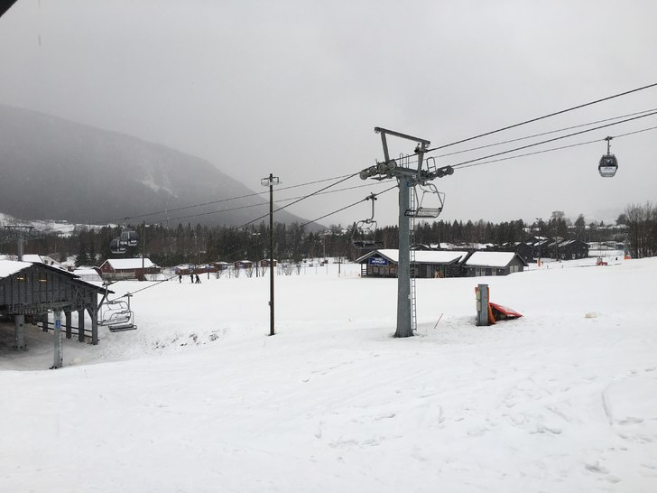Snøvær!
Og enda mer kommer i løpet av dagen og .