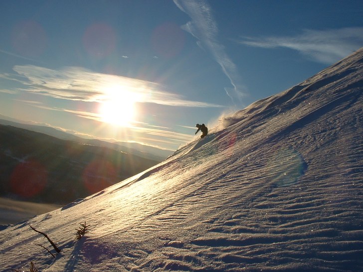 Skön sväng av erik.. Foto: Rickard Ljunggren. Åkare: Erik Hårsmar.