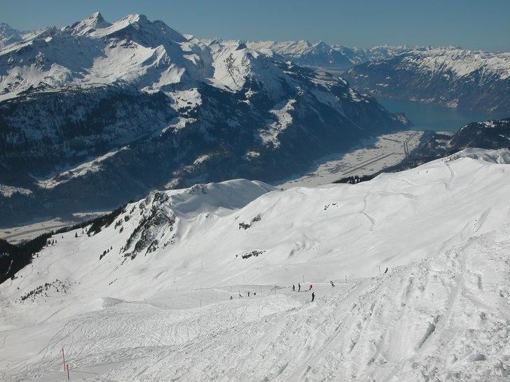Utsikt ner mot Meiringen och Brienzer-see.