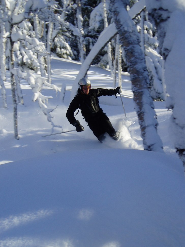 Snön bara föll och föll i vinter...inte en dag . Foto: Johanna Lannsjö. Åkare: Martin Lannsjö.