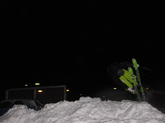 Rickard Sideflip 1A :D I cornern:XD. Foto: Johan oscarsson. Åkare: Rickard Lindström.