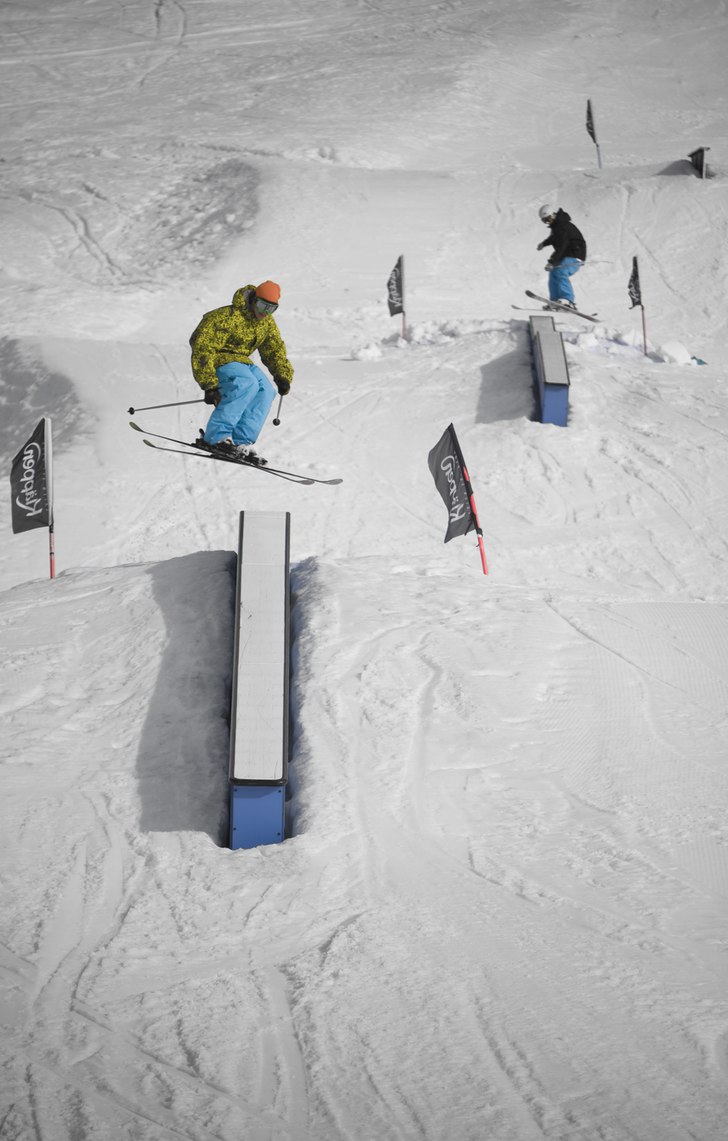 Dynamiskt. Foto: Oskar Lundgren. Åkare: Simon Wikström och Johan Wellert.