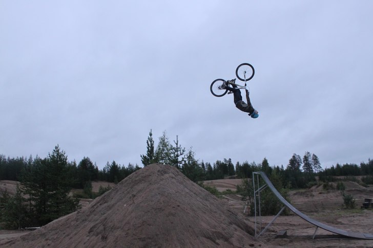 Desertparty. Åkare: Dennis kangasmaa.