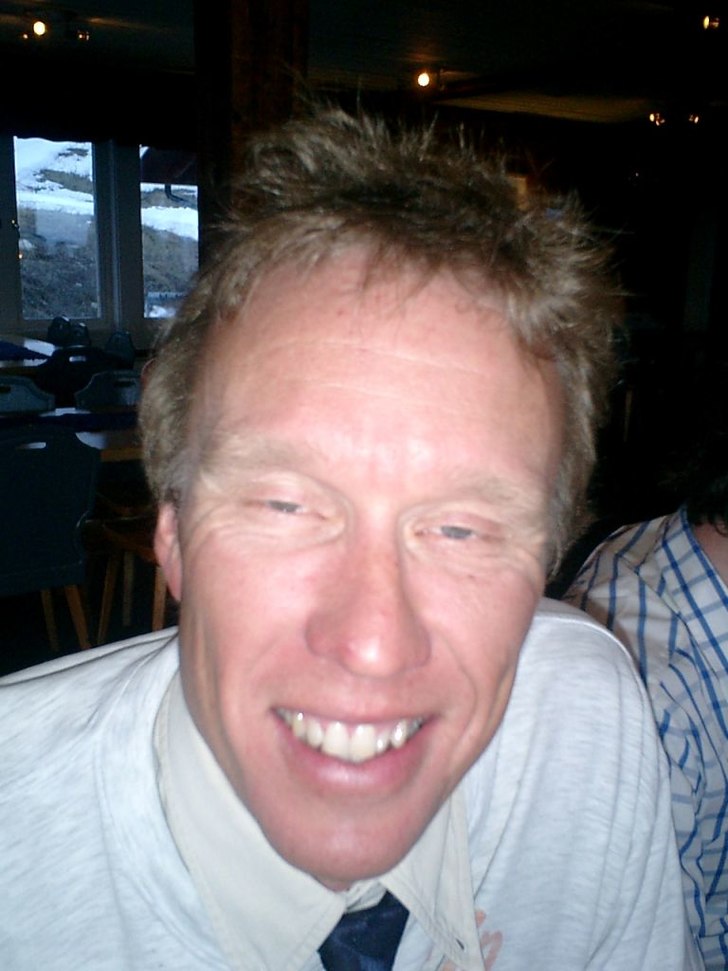 avslutnings festen för skidlärarlinjen 03/04... . Foto: tove sollander. Åkare: ola rockberg.