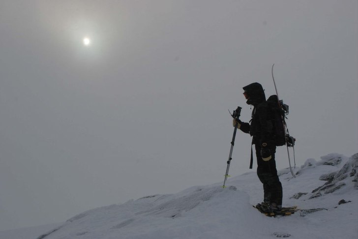 På toppen av Vassitjåkka. Foto: Olle Nordell. Åkare: Peter Ingman.