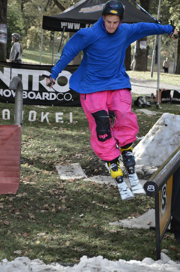 rollin snow

redigerat av mig. Foto: lovisa berg. Åkare: Jesper Olsson.