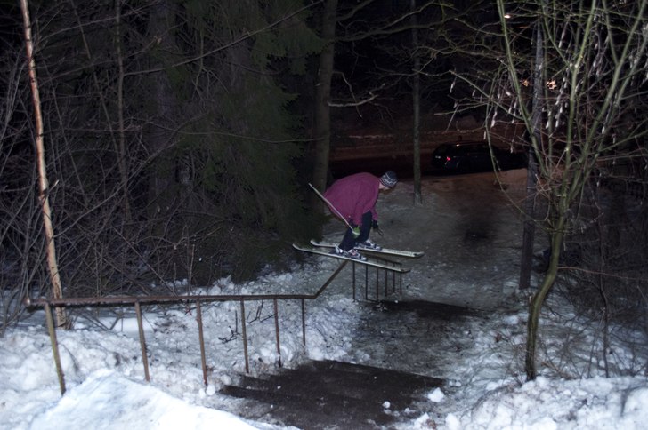 Lucas kör ett räcke. Foto: Oskar Forssblad. Åkare: Lucas Julin.