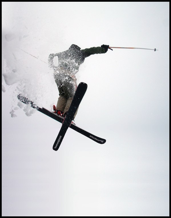Noll sikt å klippor bidrog till endel krasher och. Foto: Adrian Lärkeryd. Åkare: Simon Pontér.