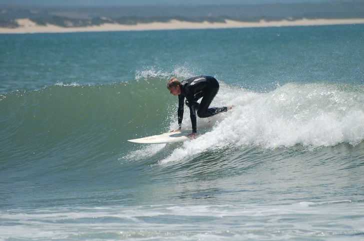 Bild från i vintern i JeffreysBay i Sydafrkia. he. Foto: Joackim Persson. Åkare: Odd Persson.