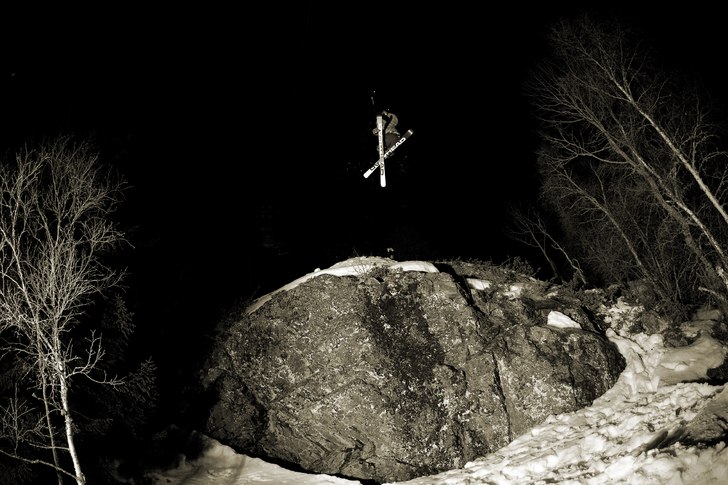 Kan du ropa när jag närmar mig landningen?! Ser . Foto: Formola.se. Åkare: Mattias Wahlström.