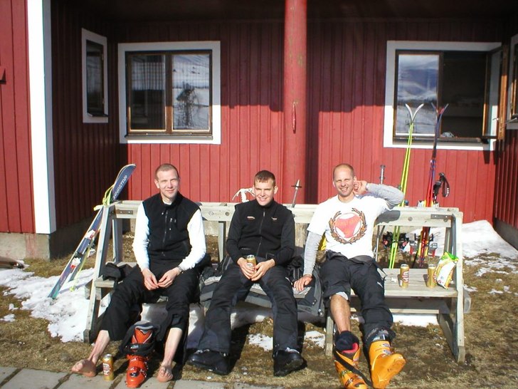 Tar det lugnt i Katterjåkk.. Foto: Peppe. Åkare: Gränsen-gänget 03.