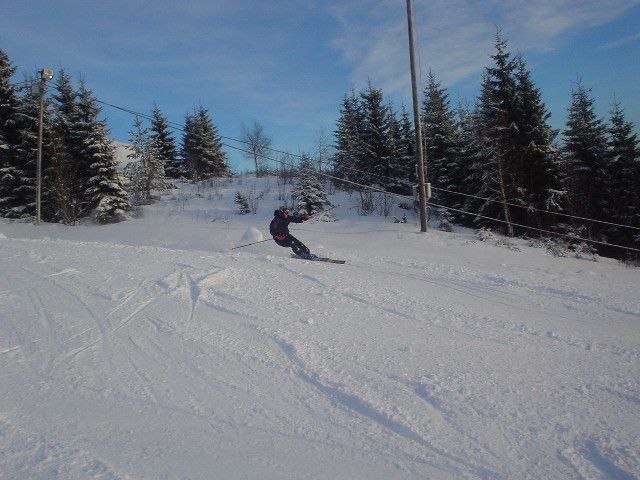 Slalom träning på framsidan i Grönklitt . Foto: Max Matslova. Åkare: Marcus Laggar.