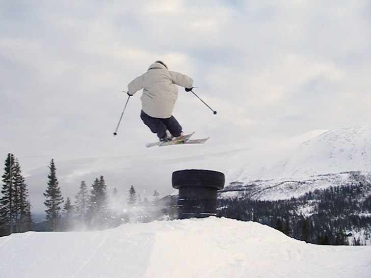 hoppa tunna. Foto: Micke . Åkare: Jesper Olsson (jag).