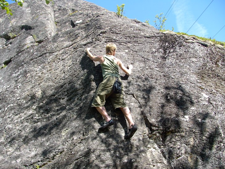 lite boulder innan orienteringstävlingen!!!. Foto: Robert Svartholm. Åkare: Ivar Svartholm.