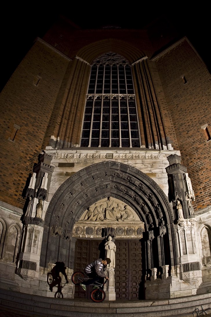 Flerkz J-K som skuttar runt på sin cykel utan fö. Foto: Robin Andersson. Åkare: Jesper Karlsson.