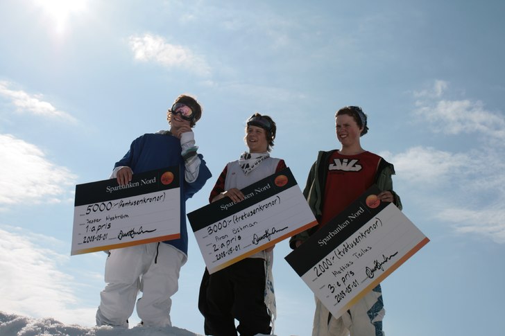 STEEK. Foto: Antmeister?. Åkare: JesperNyström,AronOSTman, Matias Teilus.