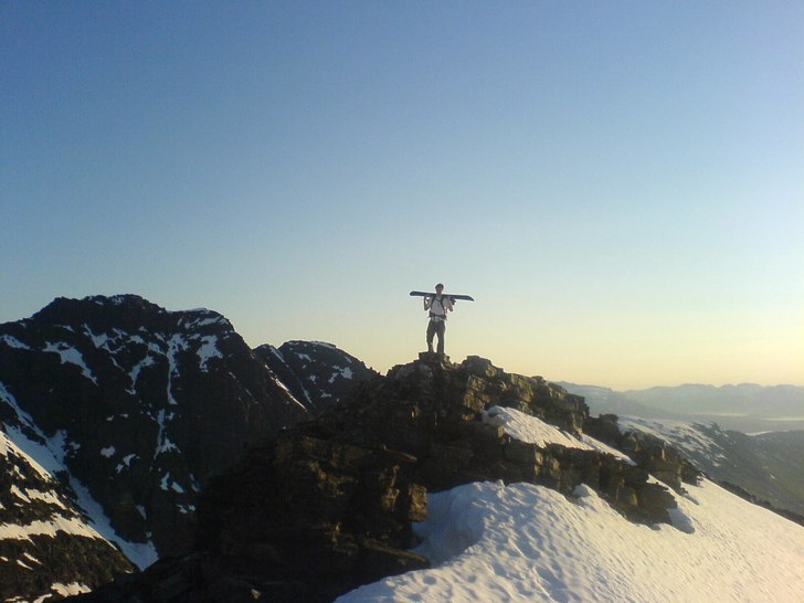 På vei opp mot Andersdaltinden i Lavangsdalen ute. Foto: Per Hasvold. Åkare: Sondre Hasvold.