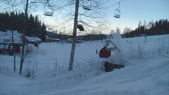 frontflip ner från någon brun av något slag :). Foto: david nilsson. Åkare: ludvig karlsson.