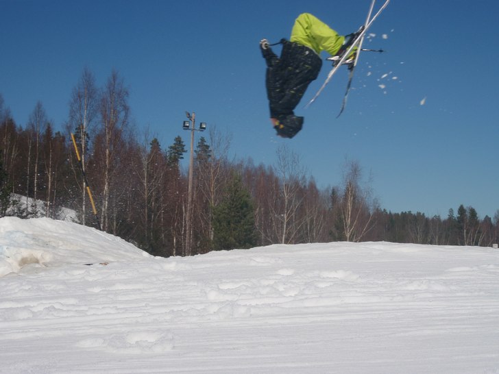 backflip. Åkare: Tobias Nilsson.