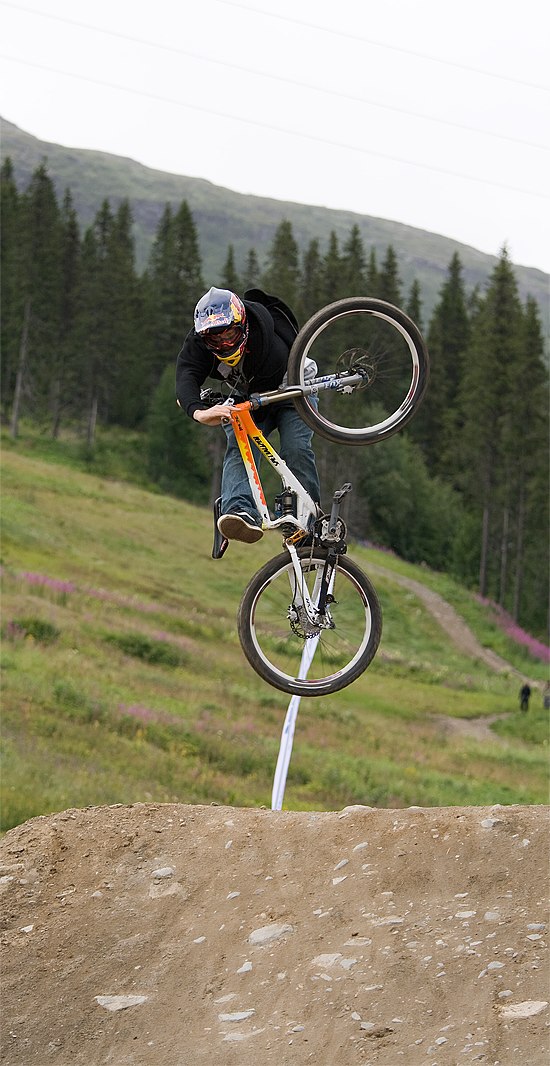 Slopestyletävling på Ängarna i Åre, Kyle gör . Foto: Kenneth Einars. Åkare: Kyle Stright.
