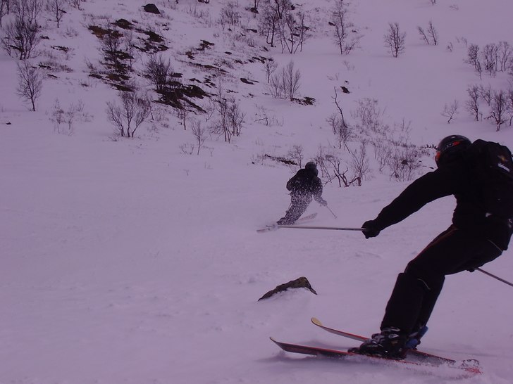 Heliski. Foto: Ulli Johnsson. Åkare: Per Svensson, Samuel Sunesson.