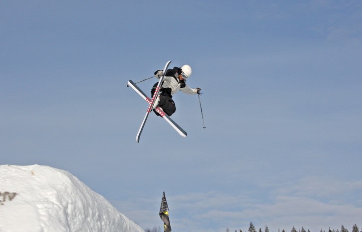 1/1000  F11  ISO400

David på väg inför landn. Foto: Ronald Lahti. Åkare: David Tornéus.