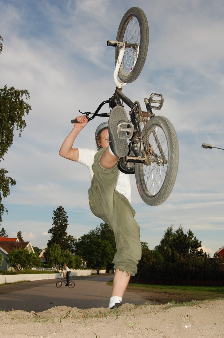 footplant. Foto: simon lindberg. Åkare: gabriel engebretzen jonsson.