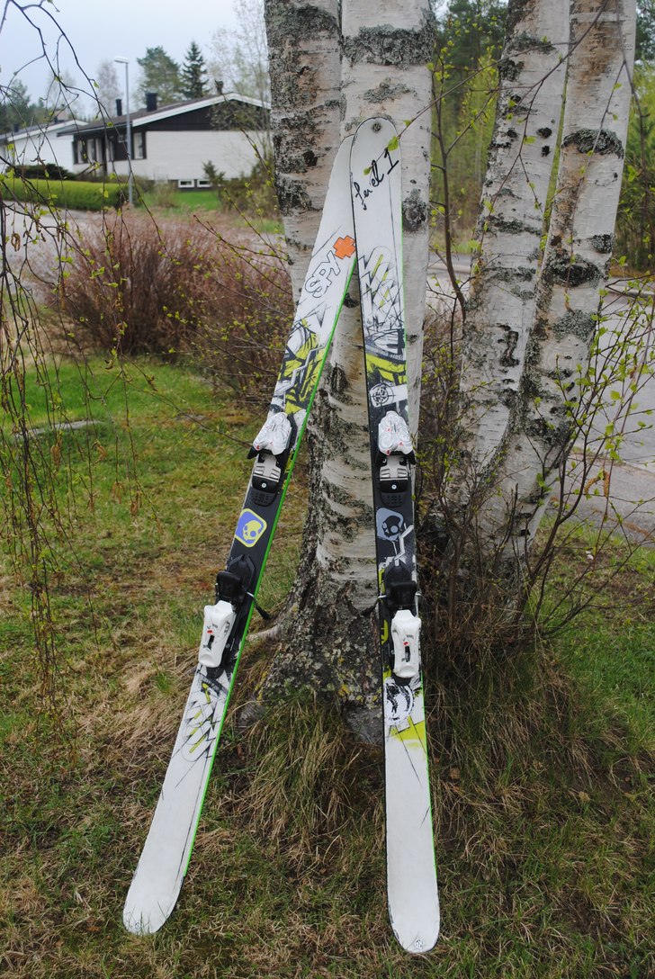 skidorna i min annons!. Foto: jocke jönsson.