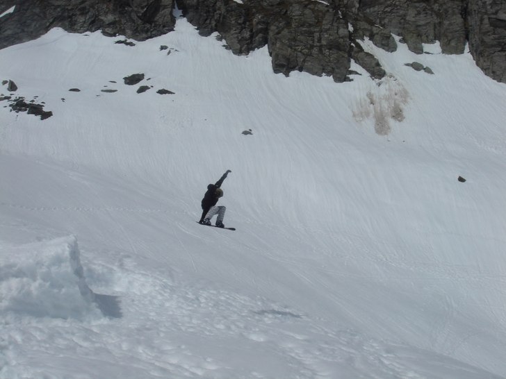 Hittade en trevlig kicker vi lekte med några daga. Foto: Axel Rosén. Åkare: Eric Gröön.