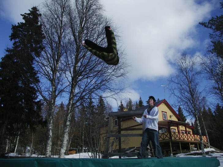 Lille bror gör en Rodeo 540 Truckdriver, ganska c. Foto: Annelie Eriksson. Åkare: Fredrik Lundin.