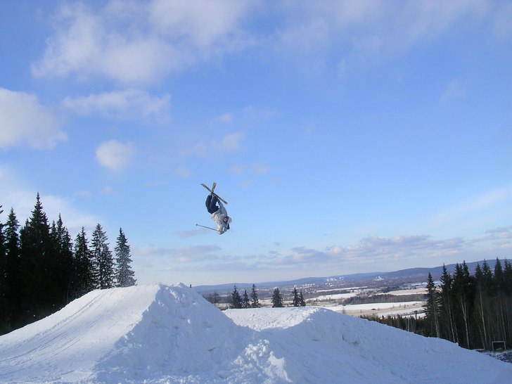 Nyfixar hopp till Nybro Winterjam. Åkare: Andreas Sörli.