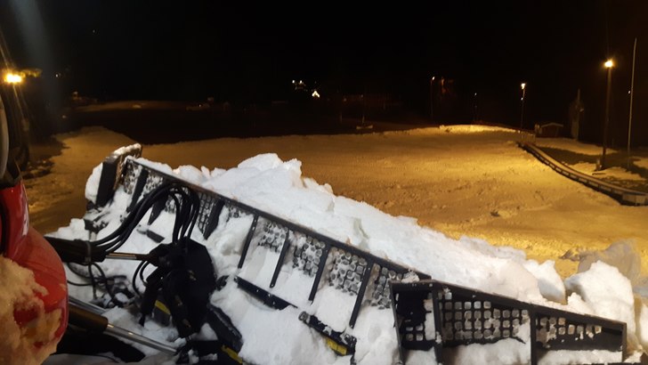 Trollvann begynner å ta form
Tross mildværet lig.