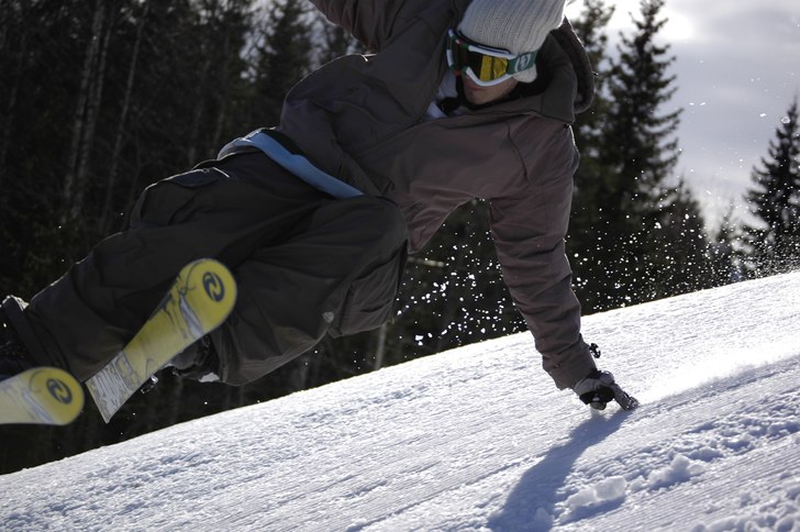 fråga mig inte vad jag gör, jag landa på skidor. Foto: Viktor Kättström. Åkare: Martin Bengtsson.