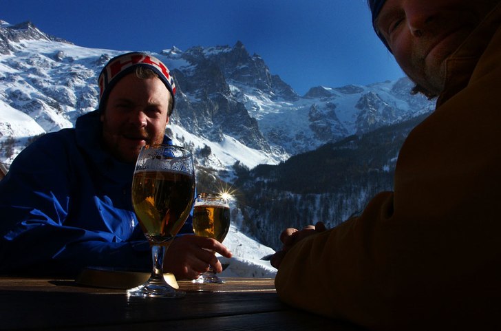 afterski på castillian som vanligt.. Foto: jakob wallin. Åkare: gunnar och TT.