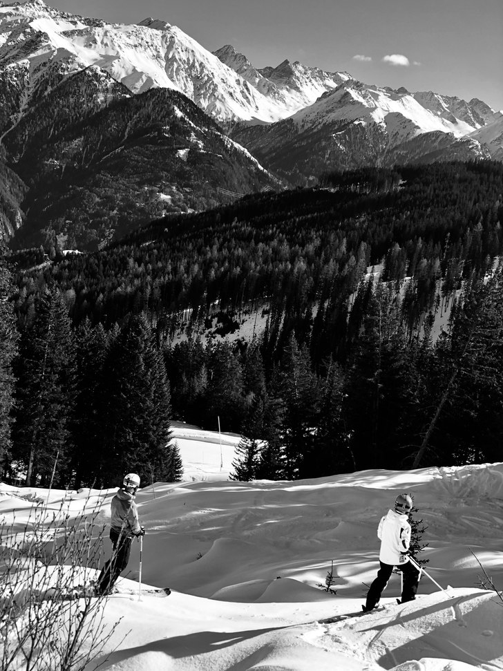 Njuter av off pist i Serfaus.